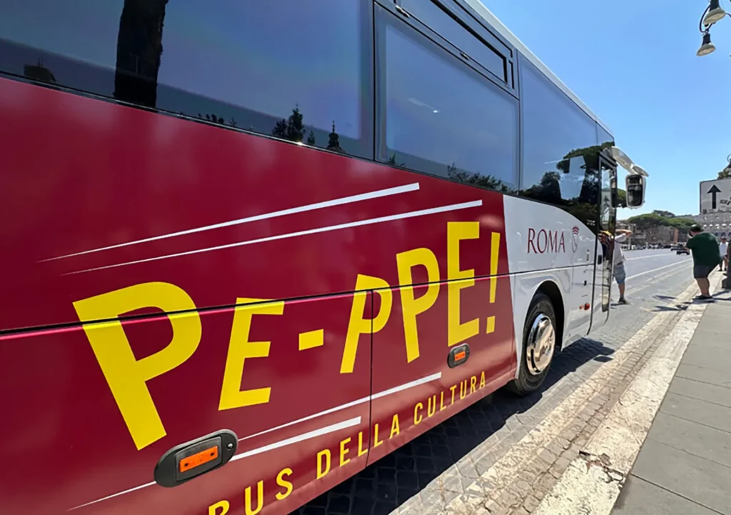 Nell'immagine il bus PE‑PPE!